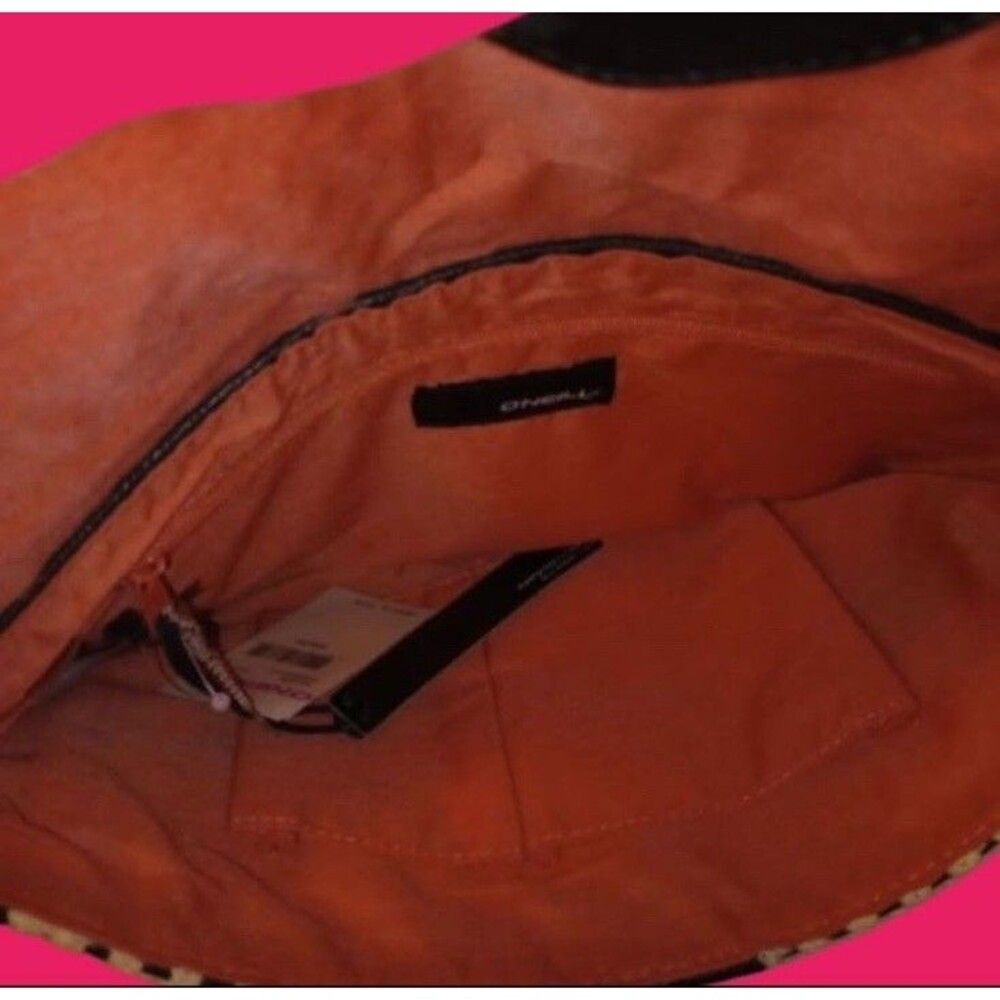 O'NEILL clutch Super cute! Black with crochet beige cover NWT hippie crochet - Picture 5 of 5